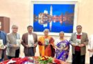 इलाहाबाद विश्वविद्यालय में डॉ. धर्मवीर भारती की शख्सियत और पत्रिकारिता पुस्तक का हुआ विमोचन