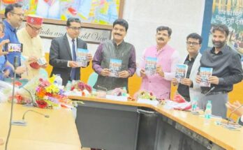 सांता नंद मिश्र की पुस्तक 'गाँव की मिट्टी मिटने नहीं देती' का हुआ लोकार्पण