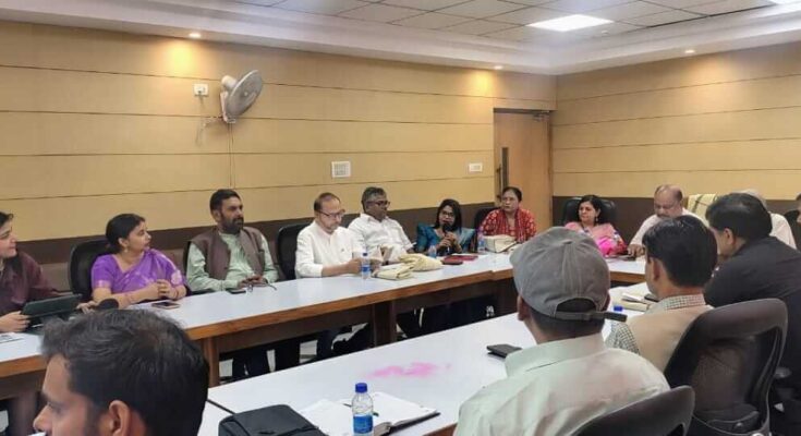 पुस्तक 'प्रधानमंत्री मोदी के अनमोल रत्न' पर हुआ चर्चा का आयोजन